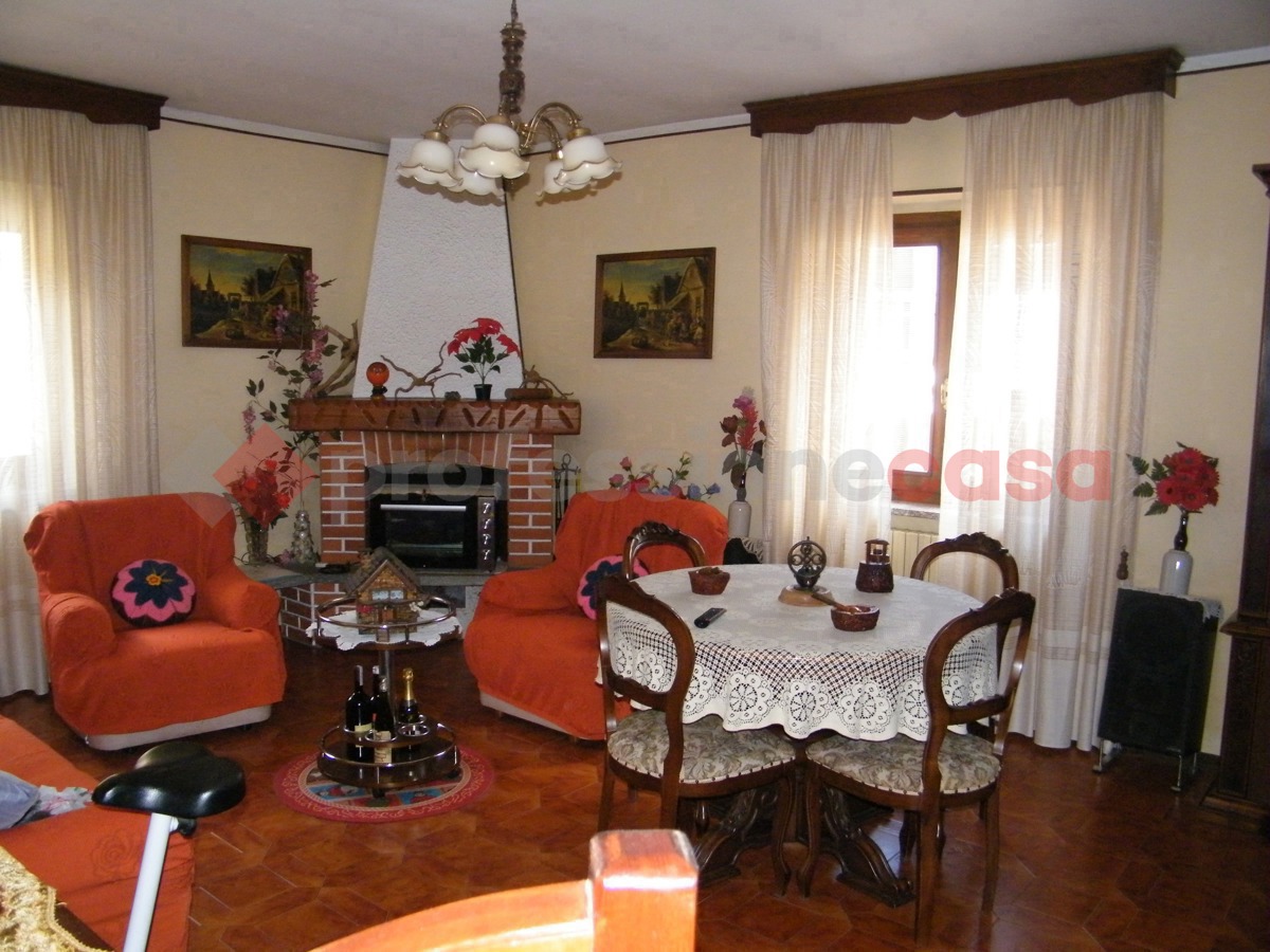 Casa indipendente in vendita a Bogogno