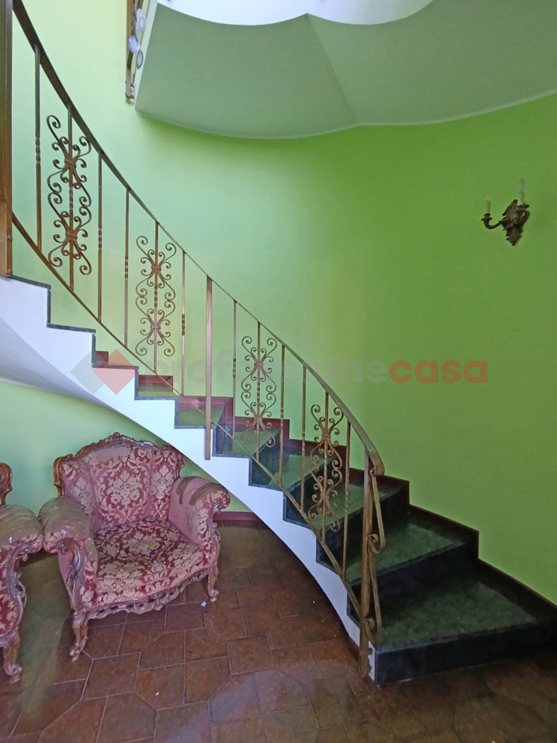 Villa Bifamiliare con giardino a Dormelletto