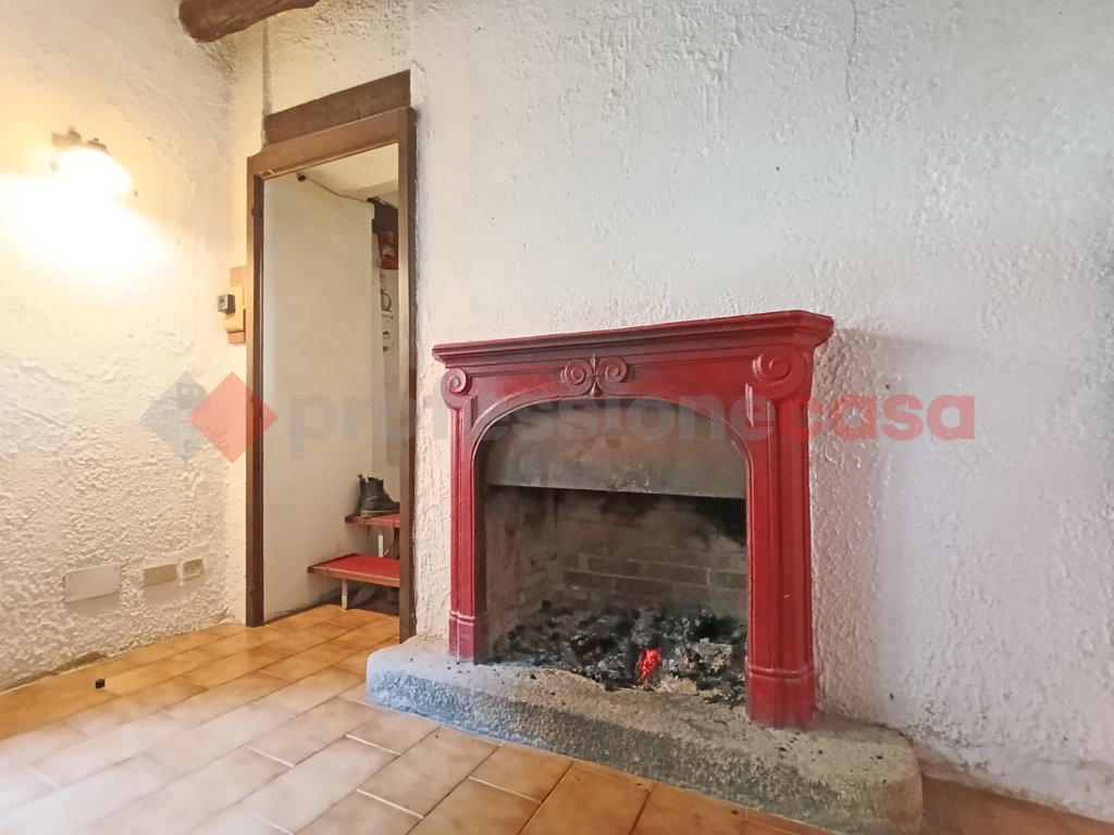 Casa indipendente con giardino a Colazza