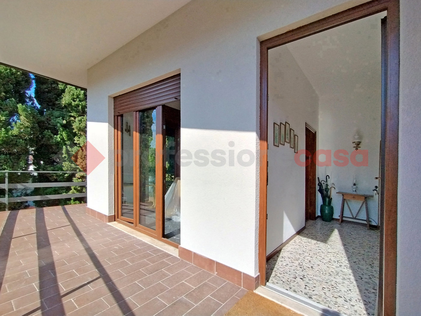 Villa con giardino a Dormelletto