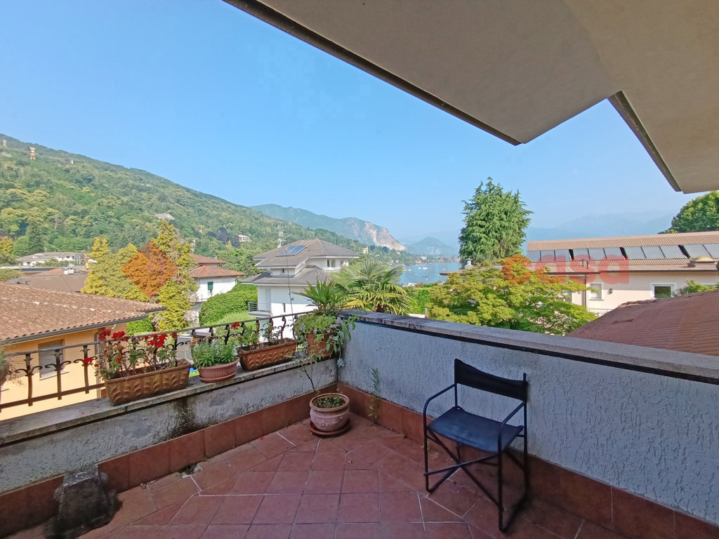 Villa con giardino a Stresa