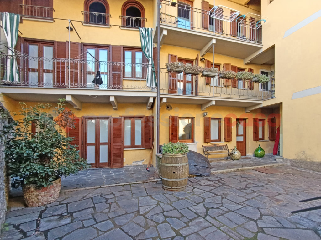 Casa indipendente con giardino a Invorio