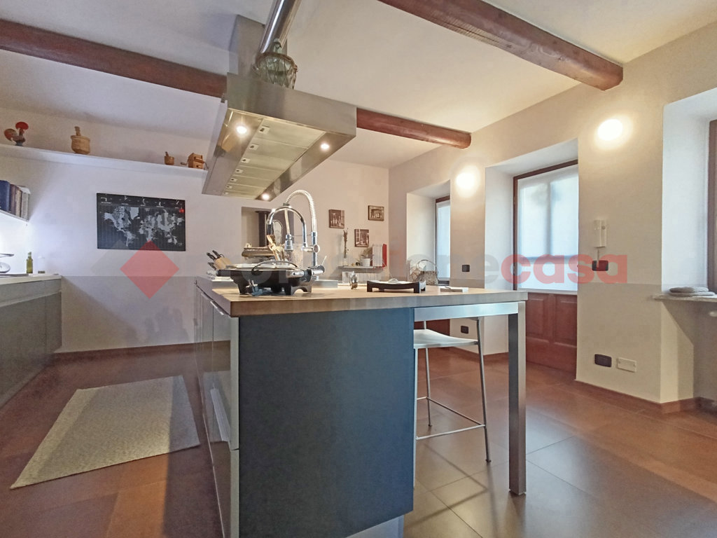 Casa indipendente con giardino a Invorio