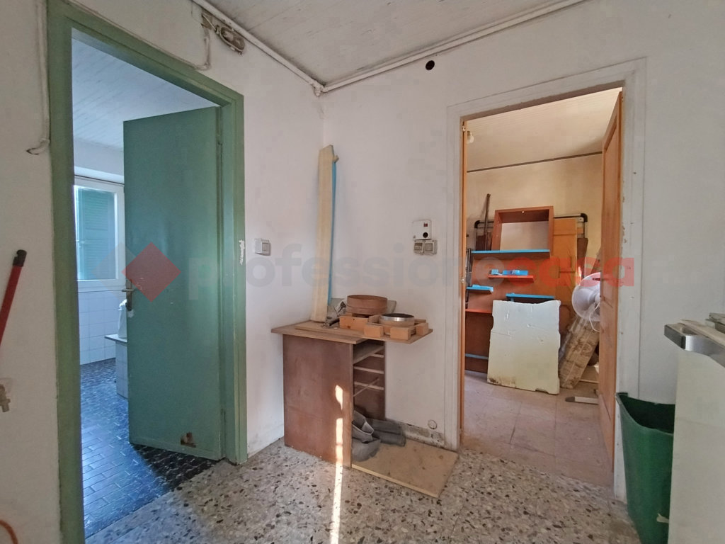 Casa indipendente con box a Arona