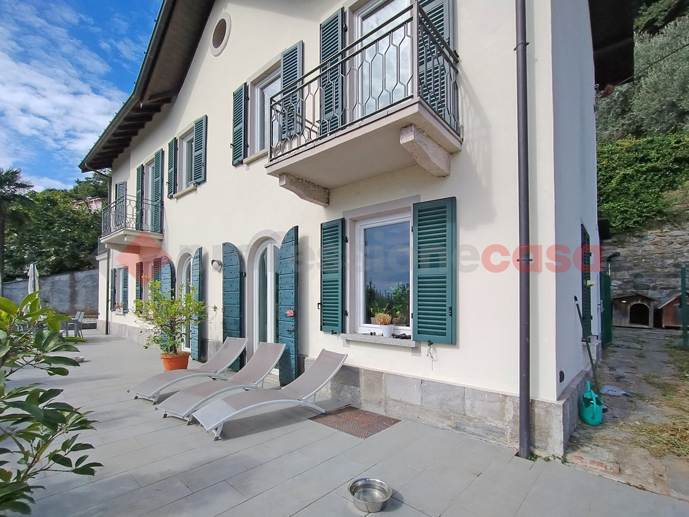 Villa con giardino a Lesa