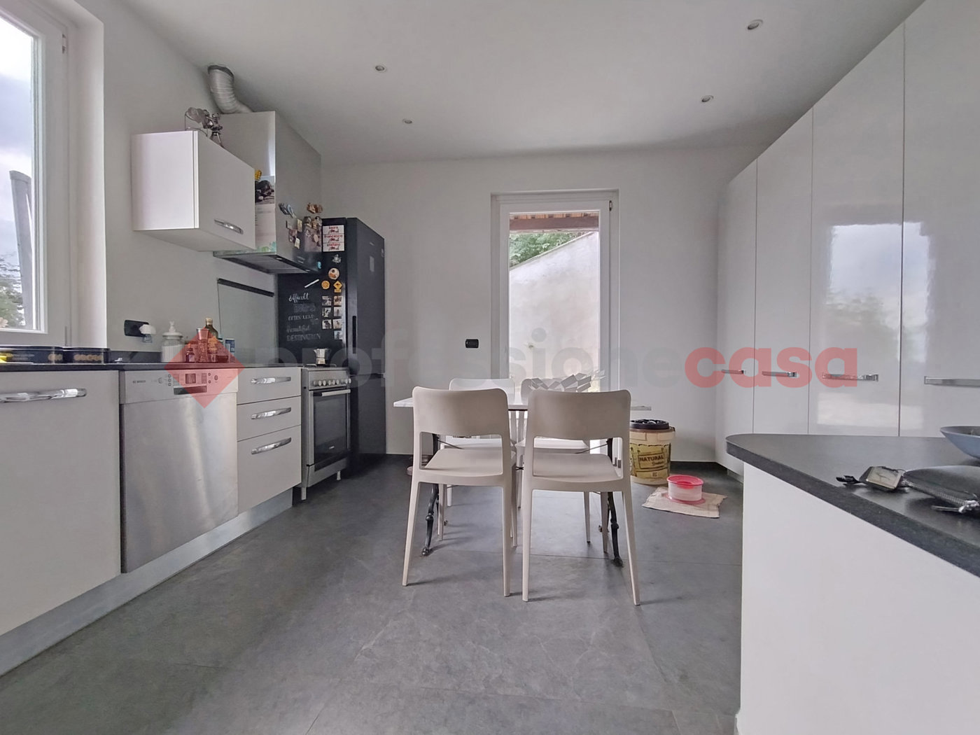 Villa con giardino a Lesa