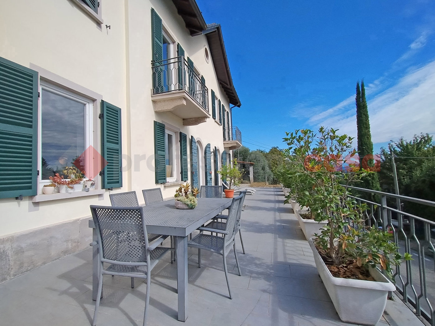 Villa con giardino a Lesa