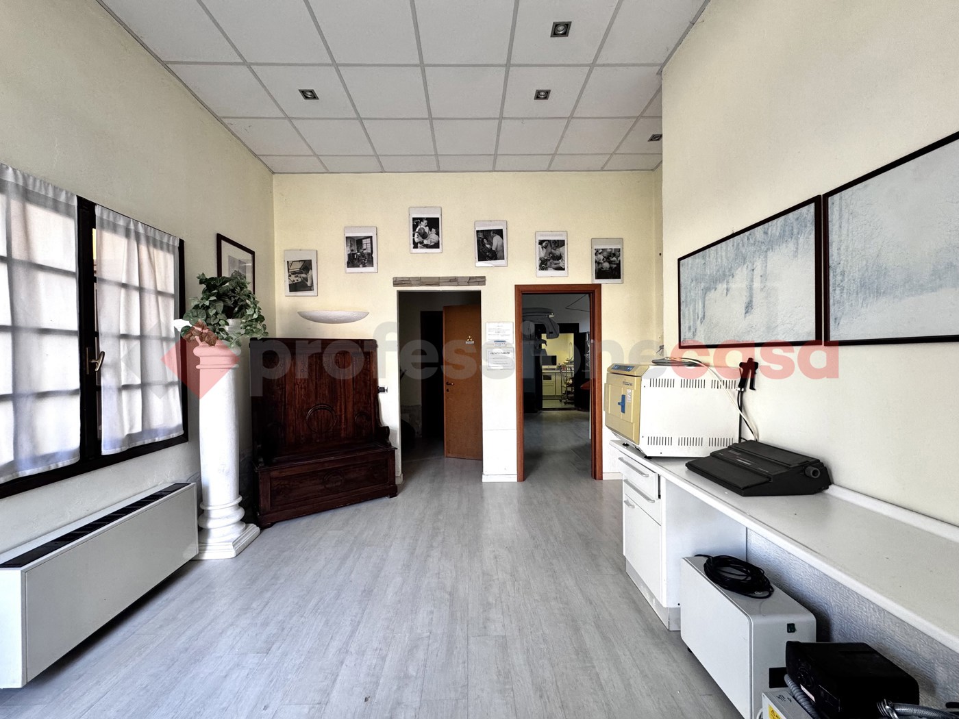 Ufficio con box a Dormelletto