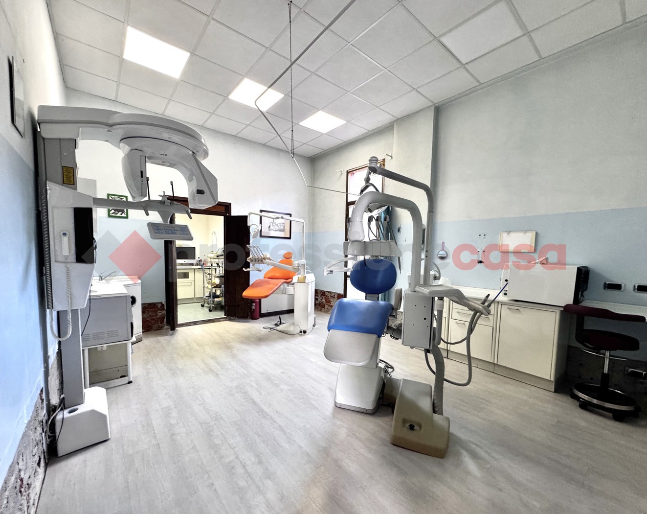 Ufficio con box a Dormelletto