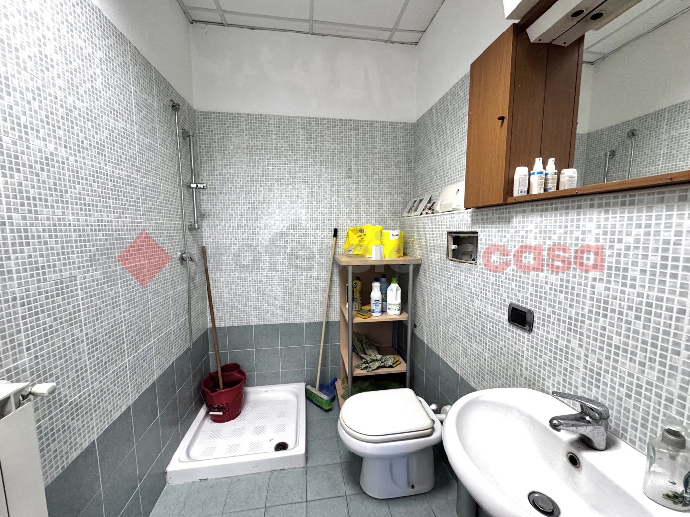 Ufficio con box a Dormelletto