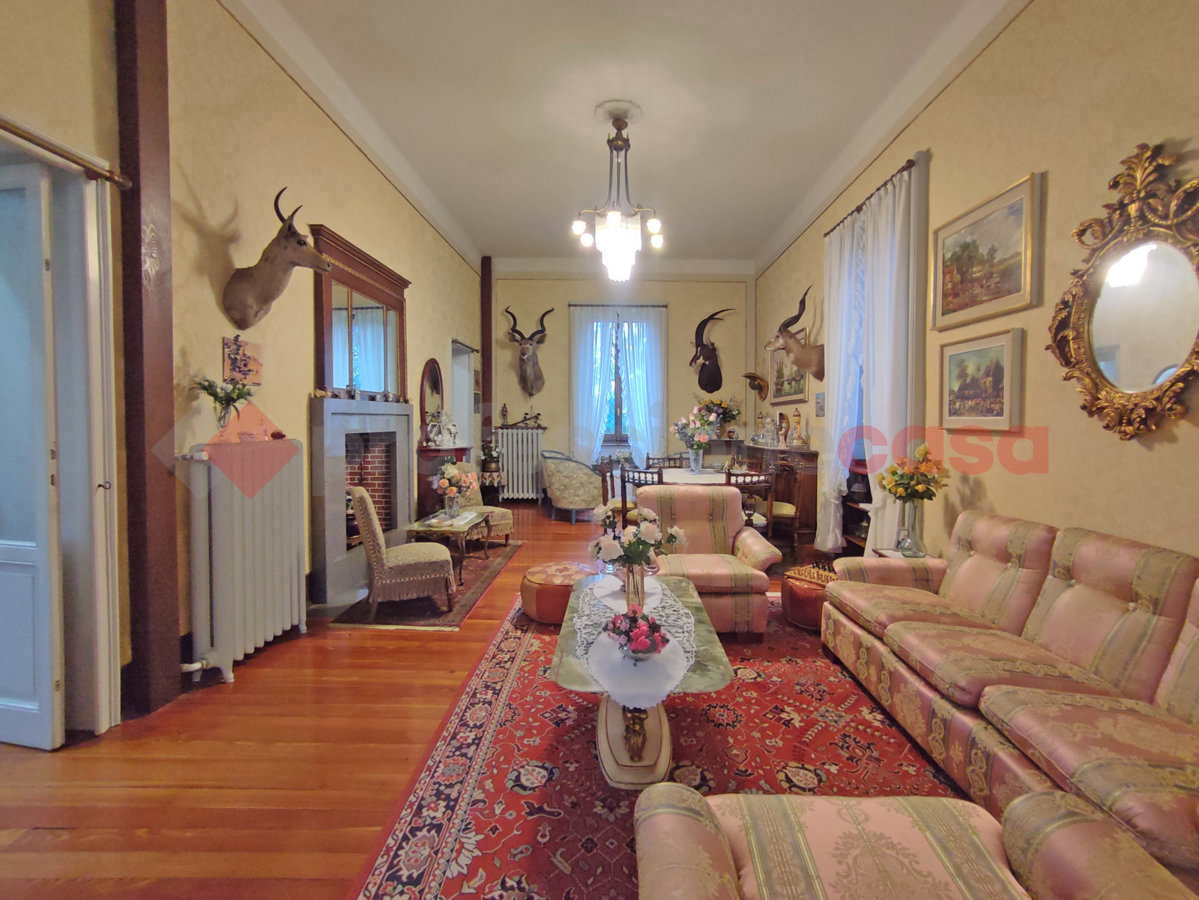 Villa con giardino a Lesa