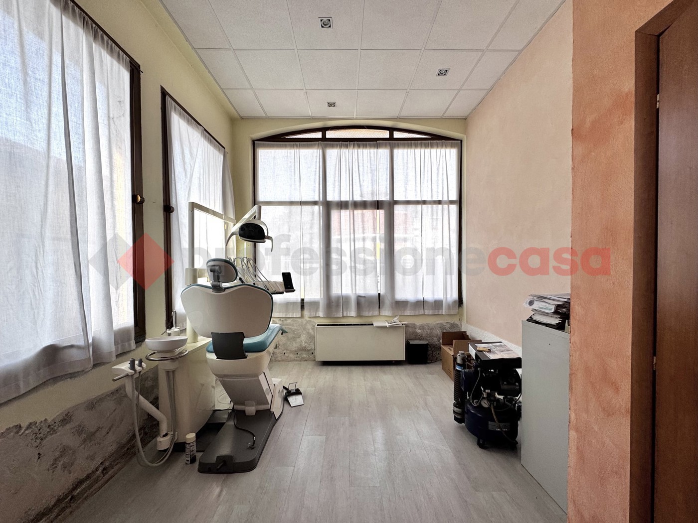 Trilocale con box a Dormelletto