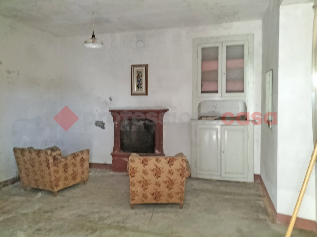 Rustico con giardino a Nebbiuno