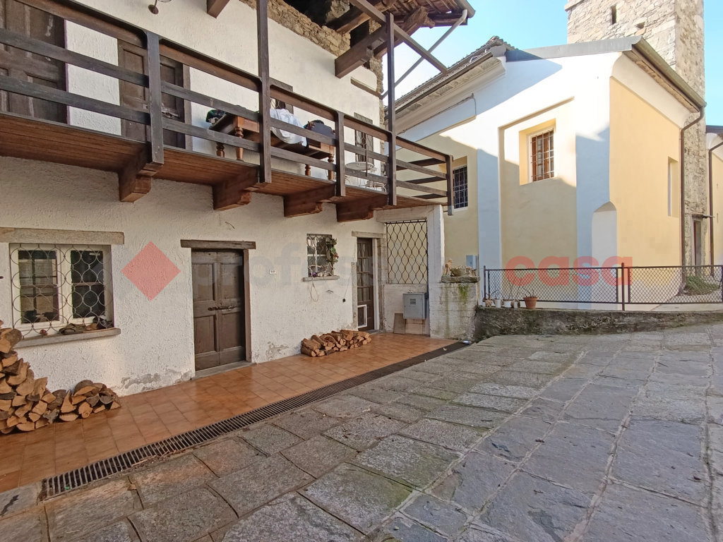 Casa indipendente con giardino a Colazza