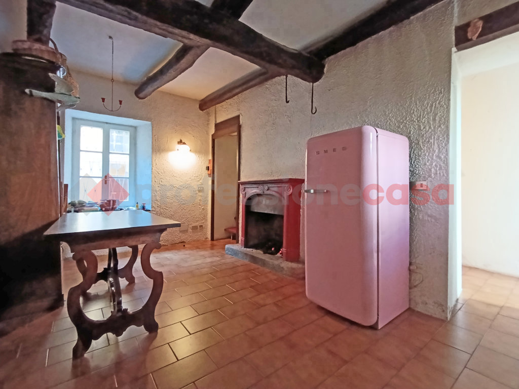 Casa indipendente con giardino a Colazza