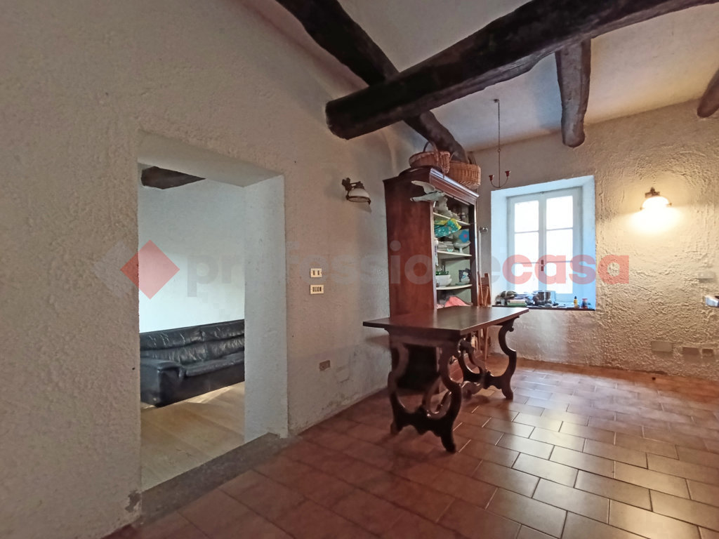 Casa indipendente con giardino a Colazza