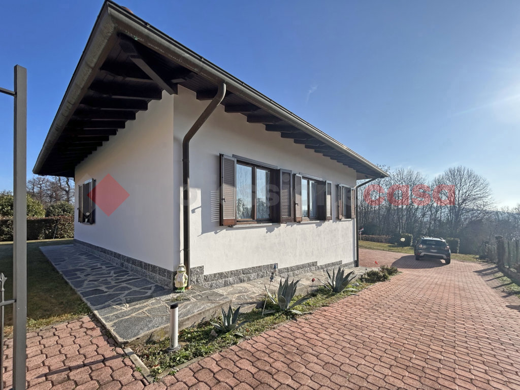 Villa con giardino a Colazza