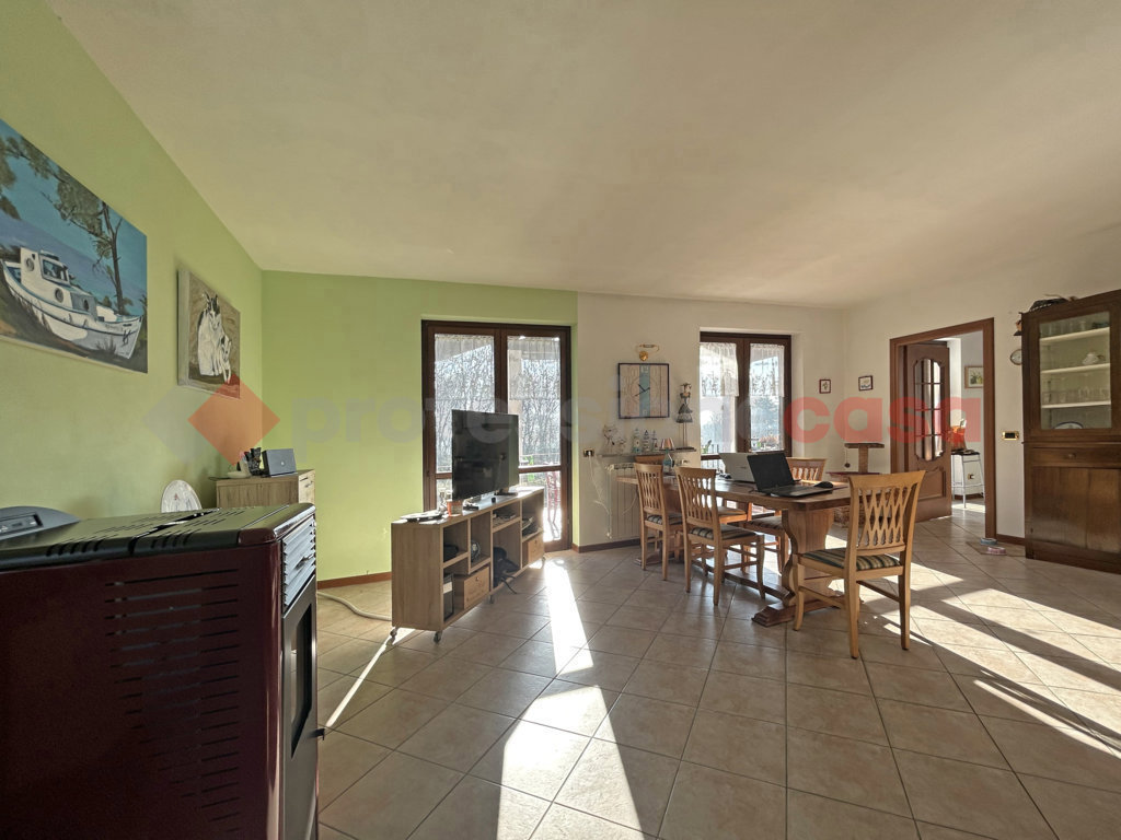 Villa con giardino a Colazza