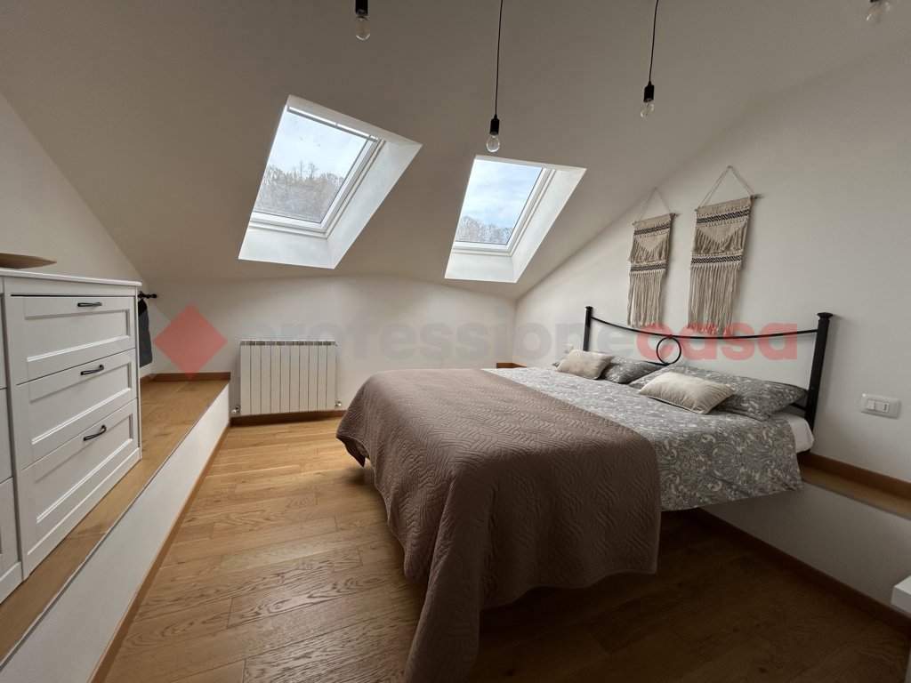 Attico arredato in affitto a Arona