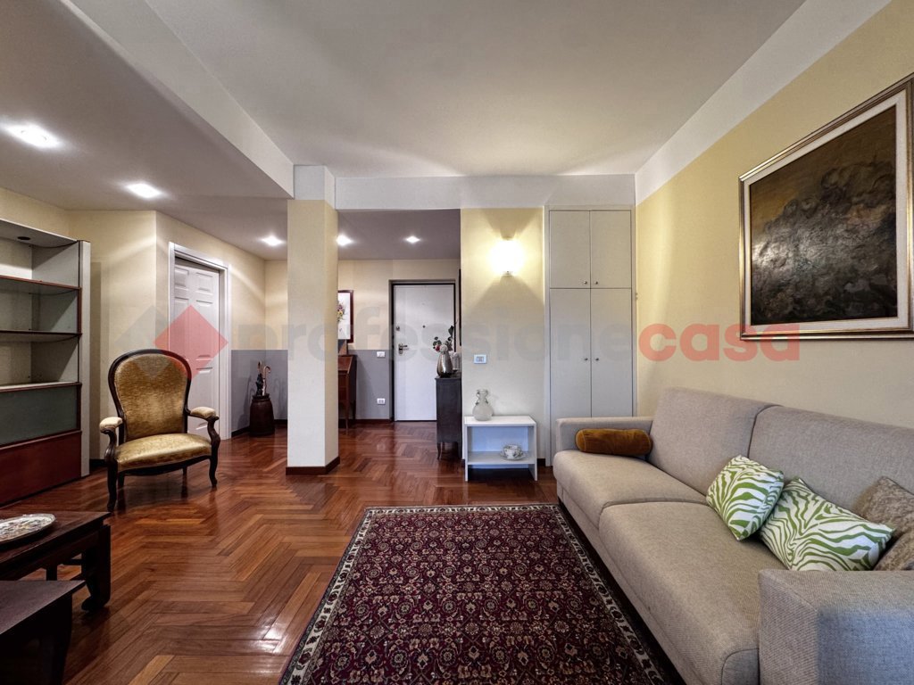 Bilocale arredato in affitto a Arona