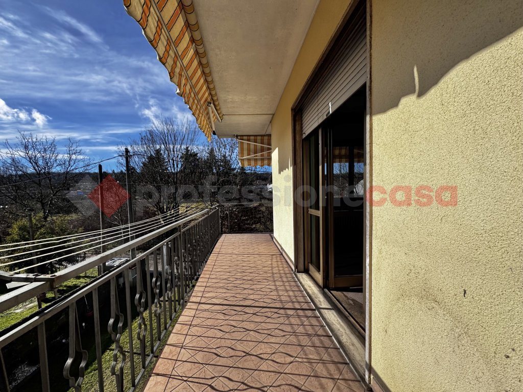 Villa Bifamiliare con giardino a Dormelletto