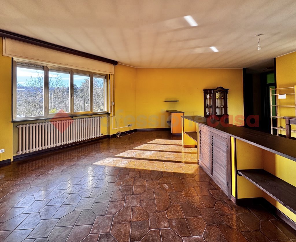 Villa Bifamiliare con giardino a Dormelletto