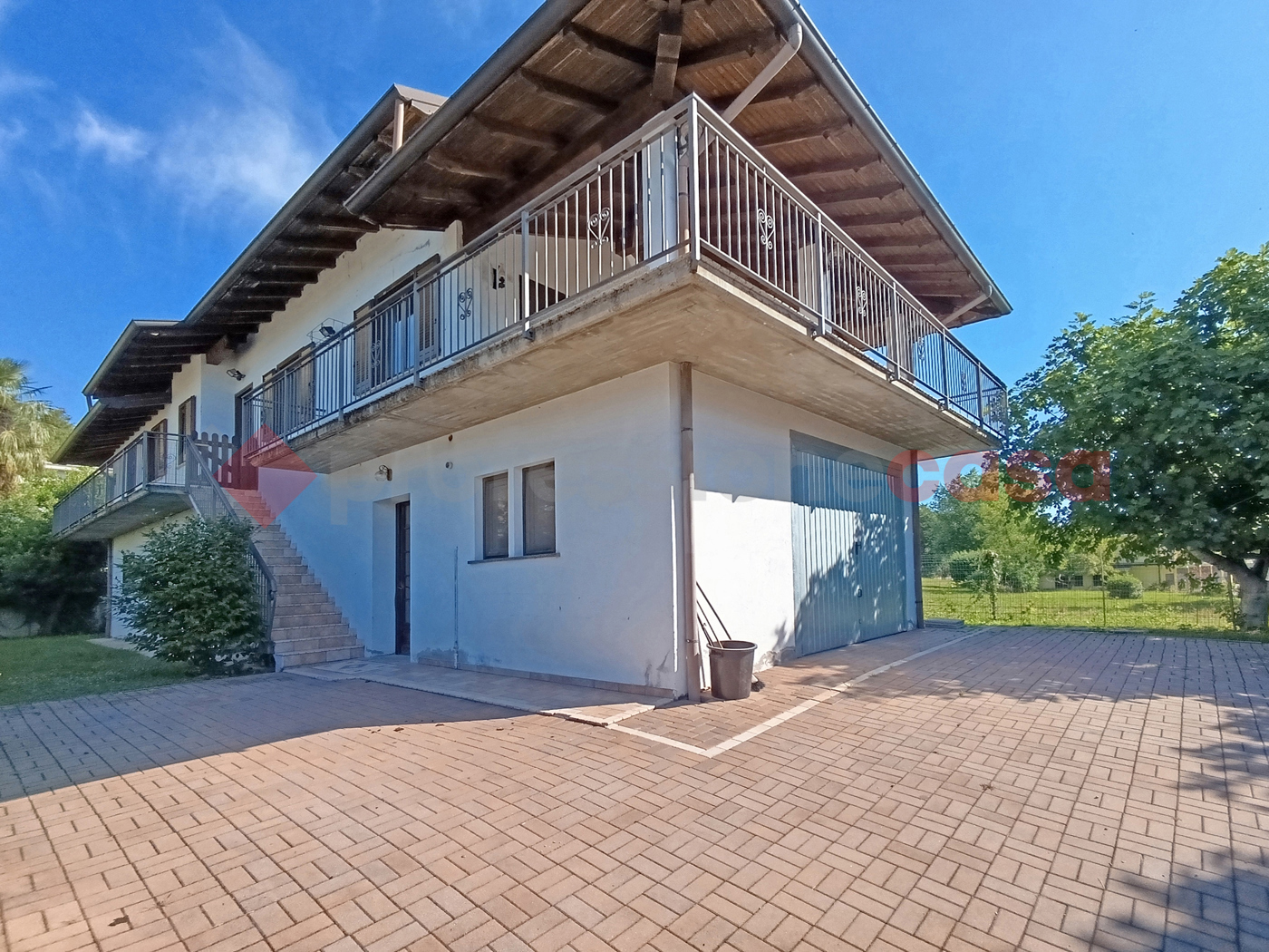 Villa con giardino a Paruzzaro