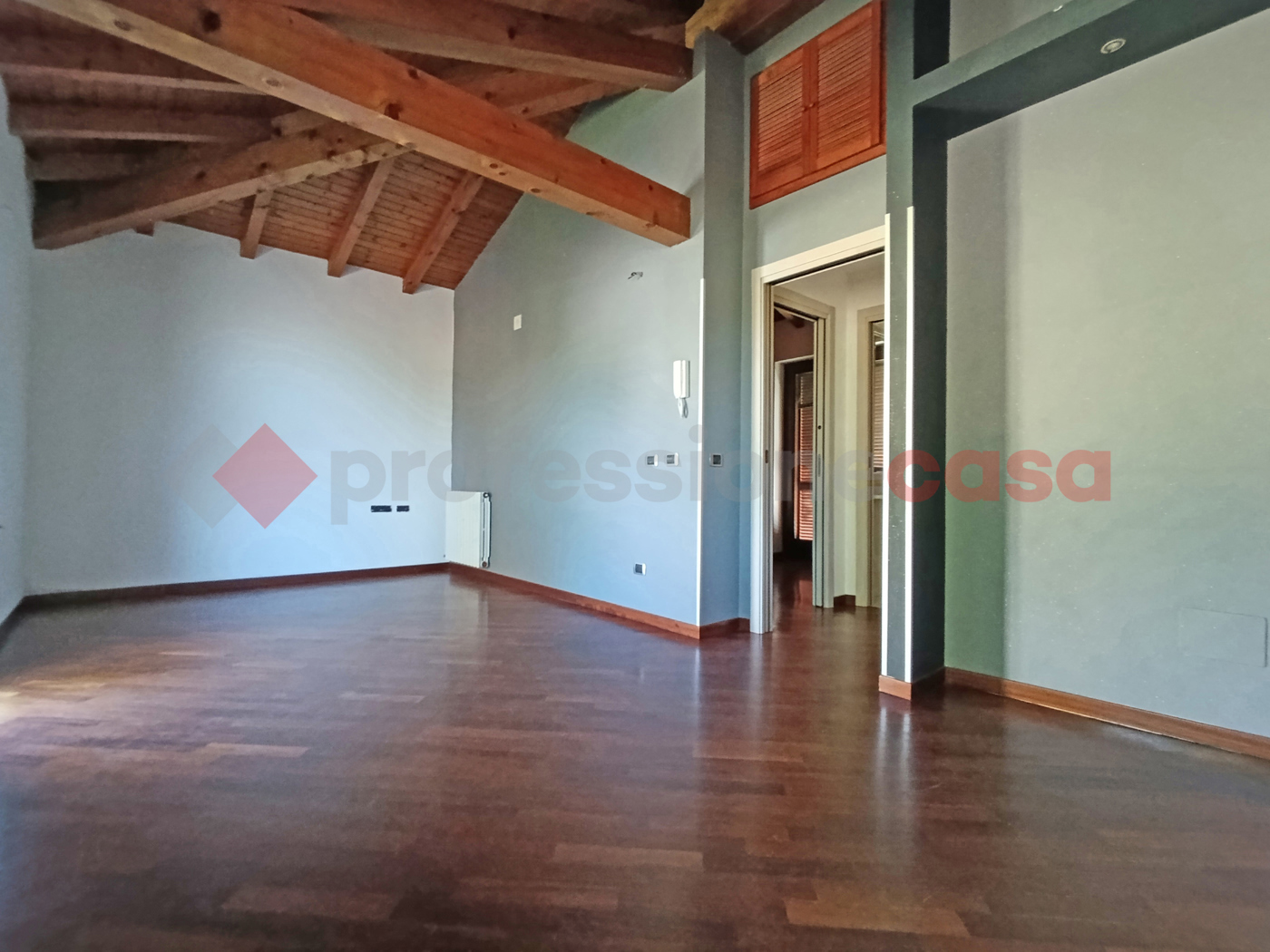 Villa con giardino a Paruzzaro