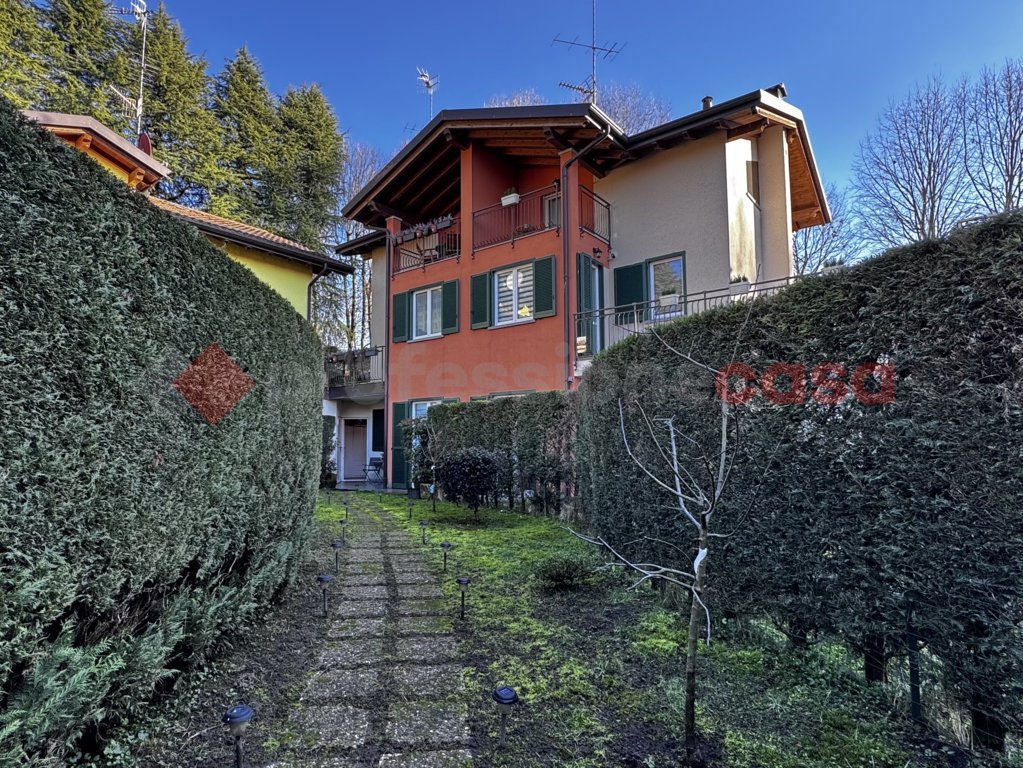 Villa in vendita a Castelletto Sopra Ticino