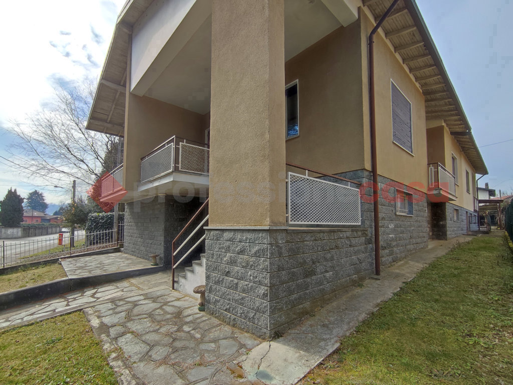 Casa indipendente con giardino a Arona