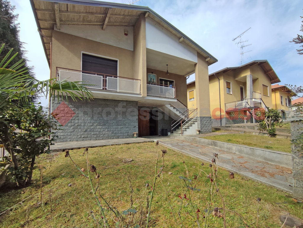 Casa indipendente con giardino a Arona