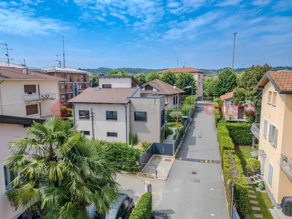 Villa con giardino a Arona