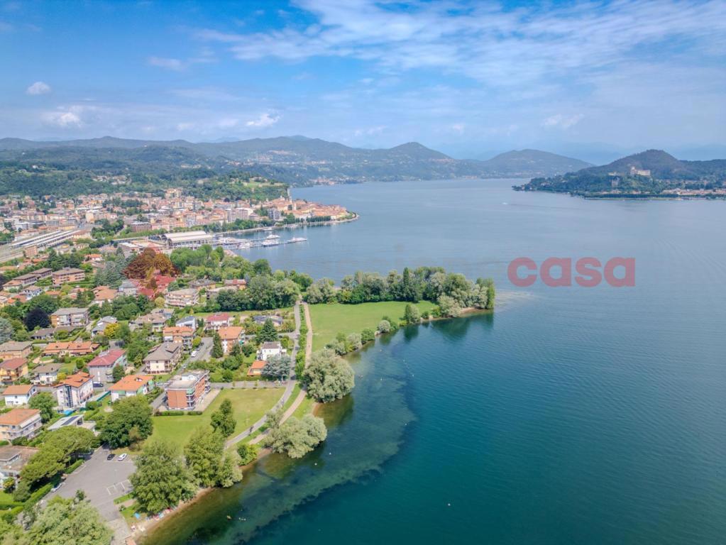 Villa con giardino a Arona