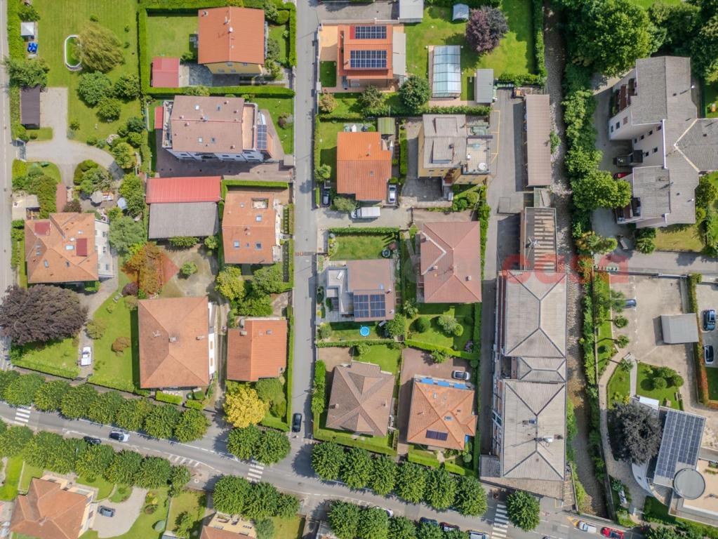 Villa con giardino a Arona