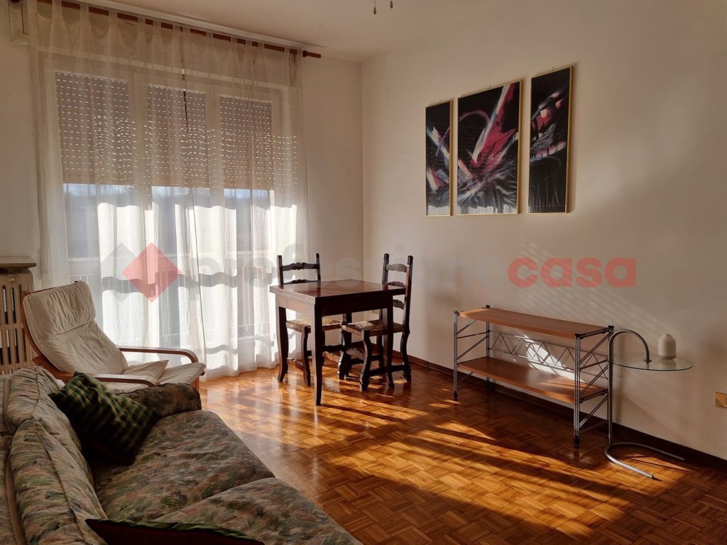 Bilocale arredato in affitto a Arona