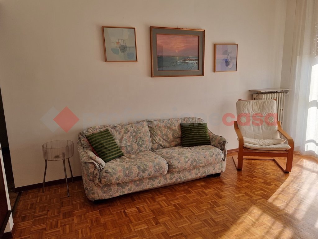 Bilocale arredato in affitto a Arona