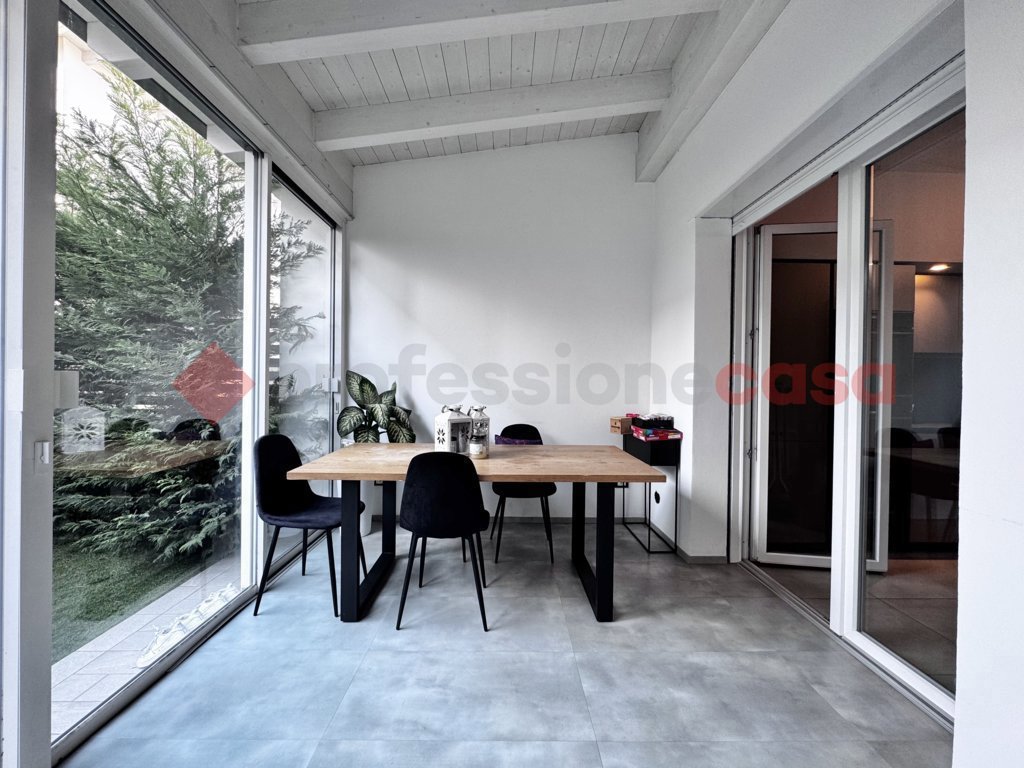 Villa Bifamiliare in vendita a Arona