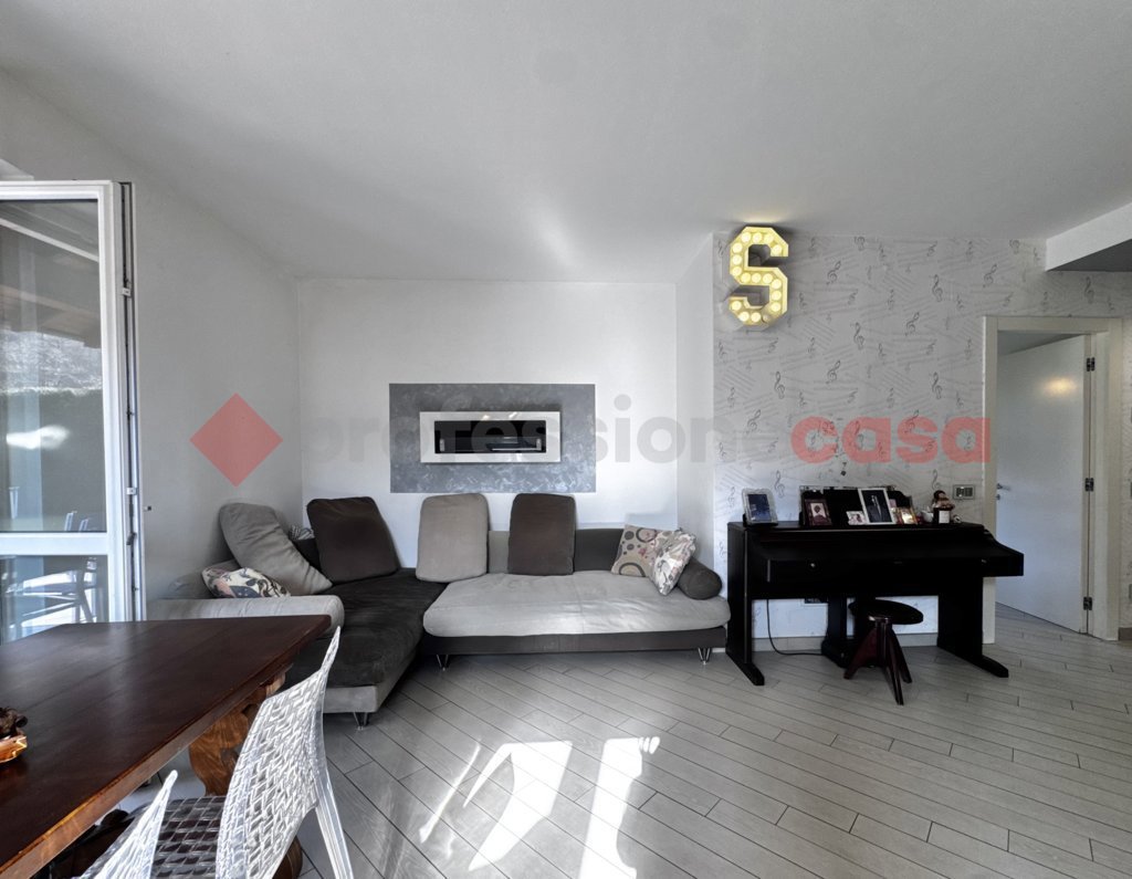 Villa con giardino a Oleggio Castello