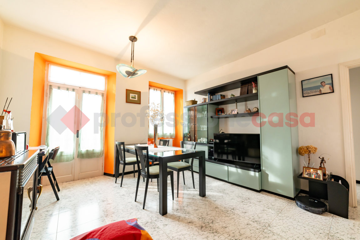 Casa indipendente con giardino a Paruzzaro