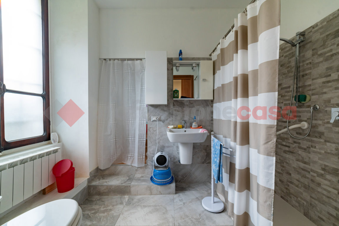 Casa indipendente con giardino a Paruzzaro