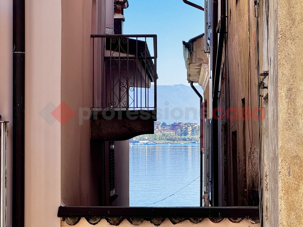 Trilocale in affitto a Arona