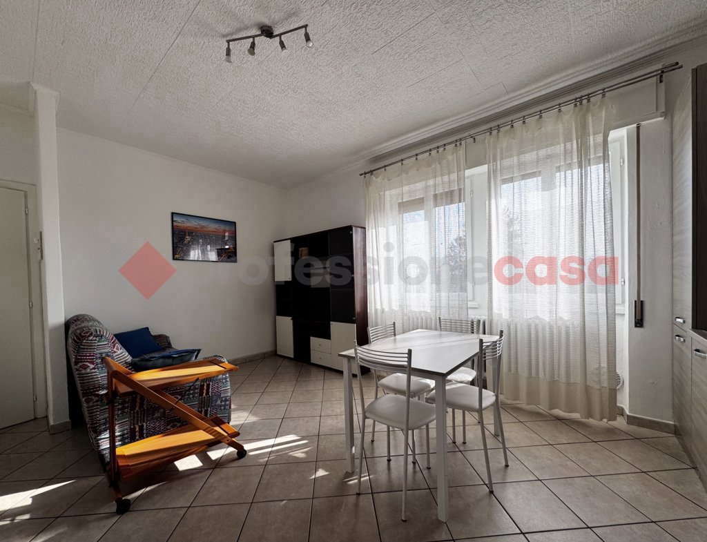 Trilocale arredato in affitto a Meina