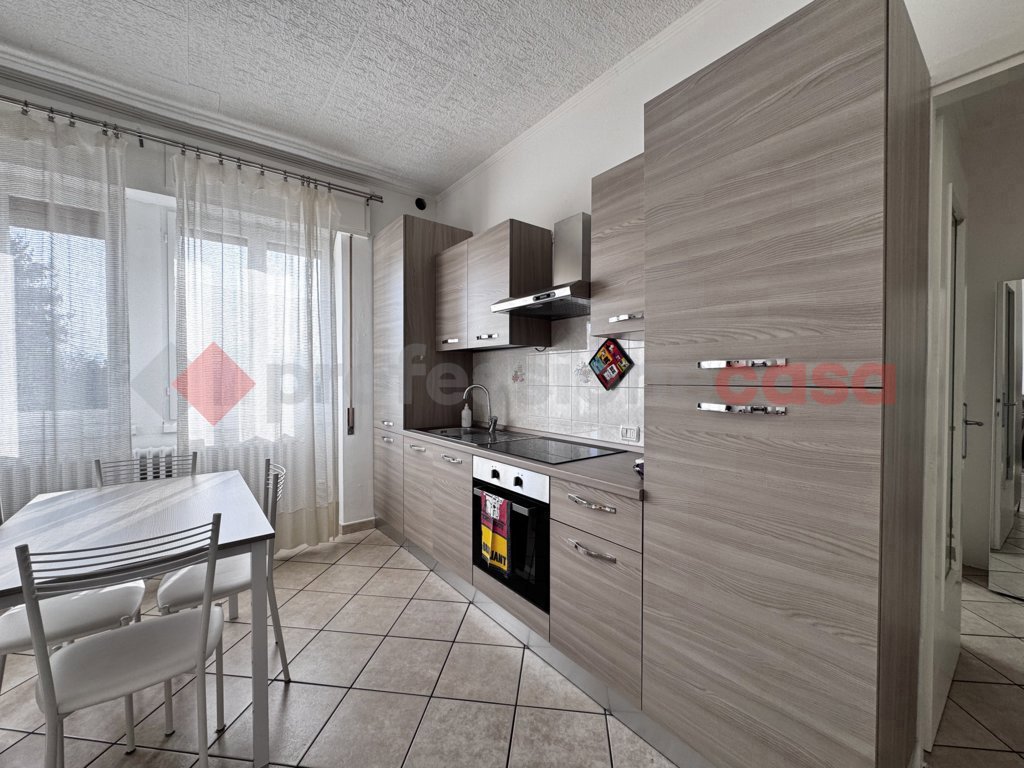 Trilocale arredato in affitto a Meina