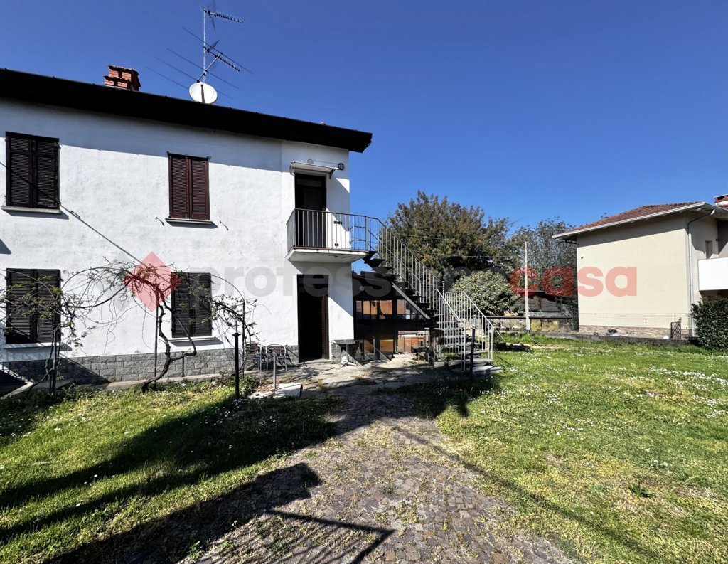Casa indipendente con giardino a Arona