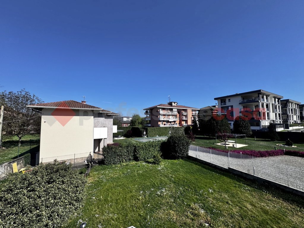 Casa indipendente con giardino a Arona