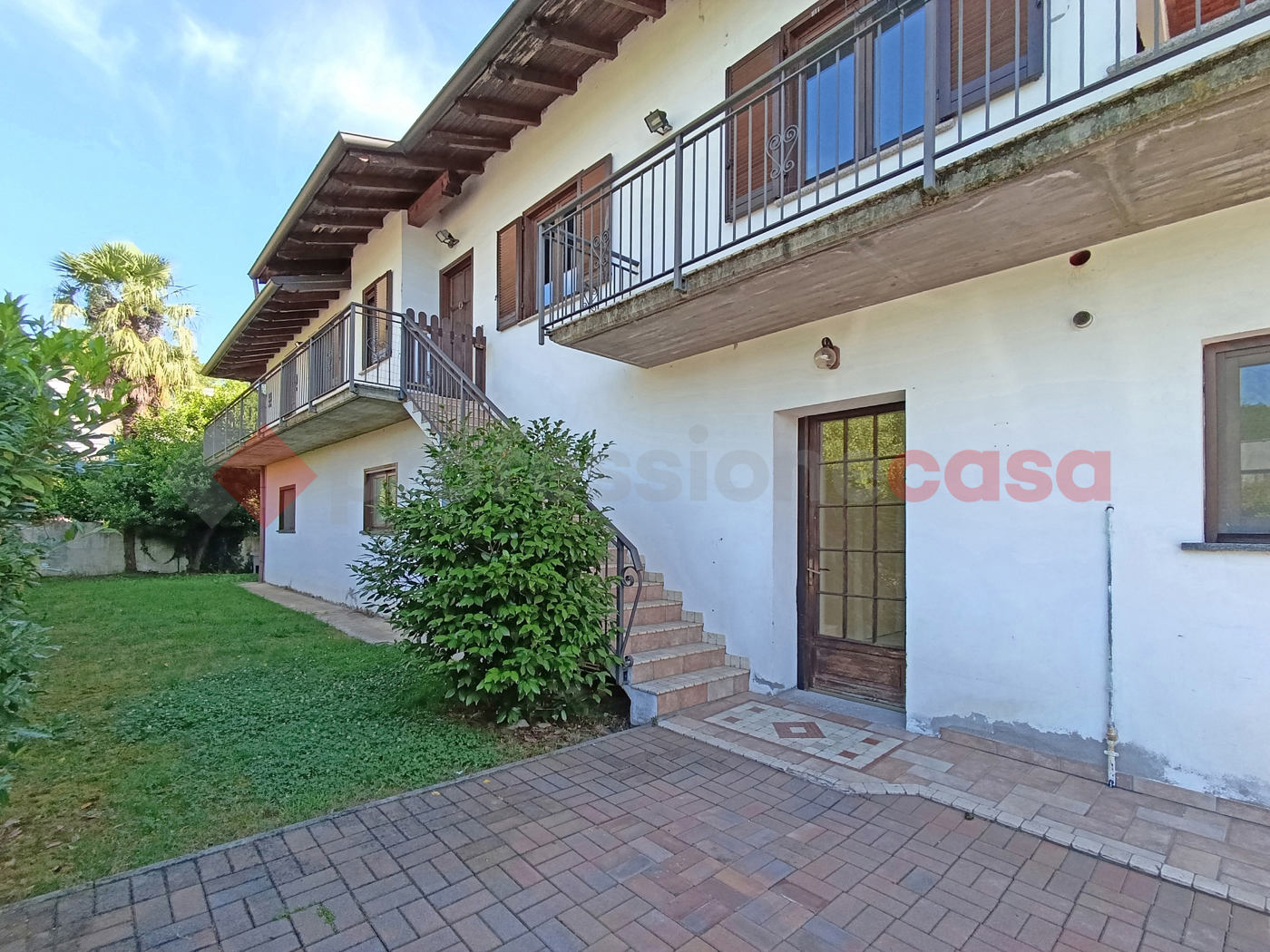 Villa con giardino a Paruzzaro