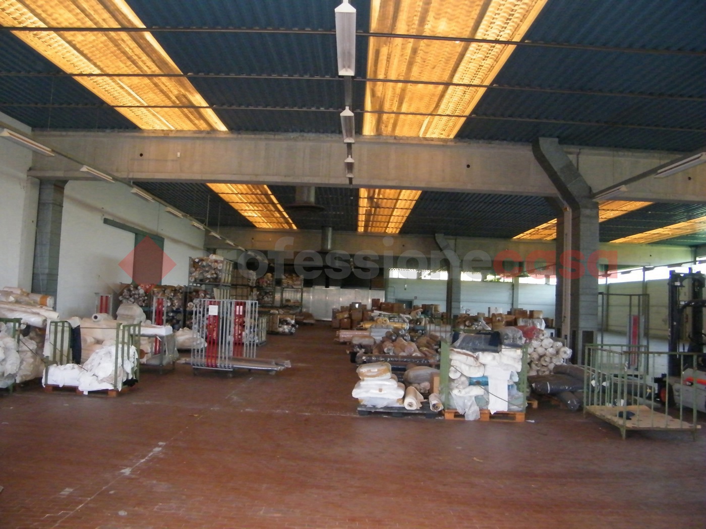 Capannone in vendita a Divignano
