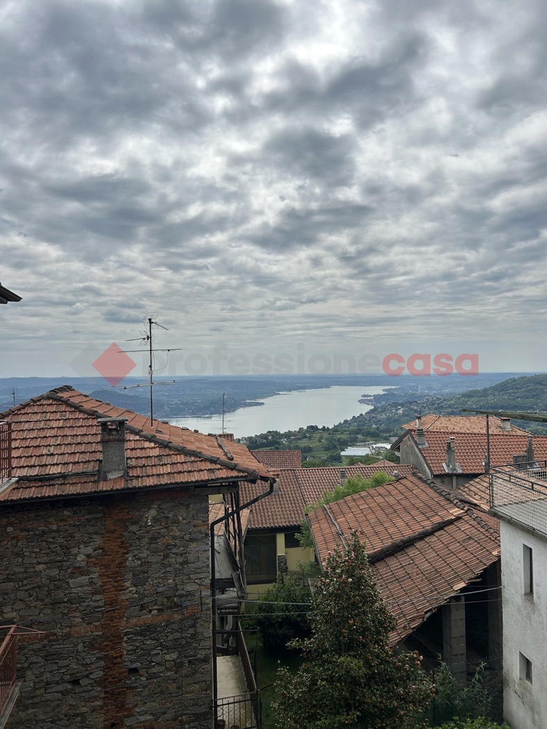 Trilocale vista lago a Nebbiuno