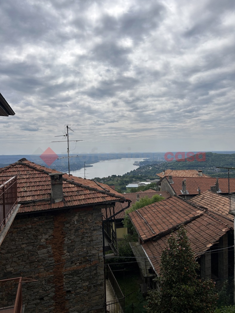 Trilocale vista lago a Nebbiuno