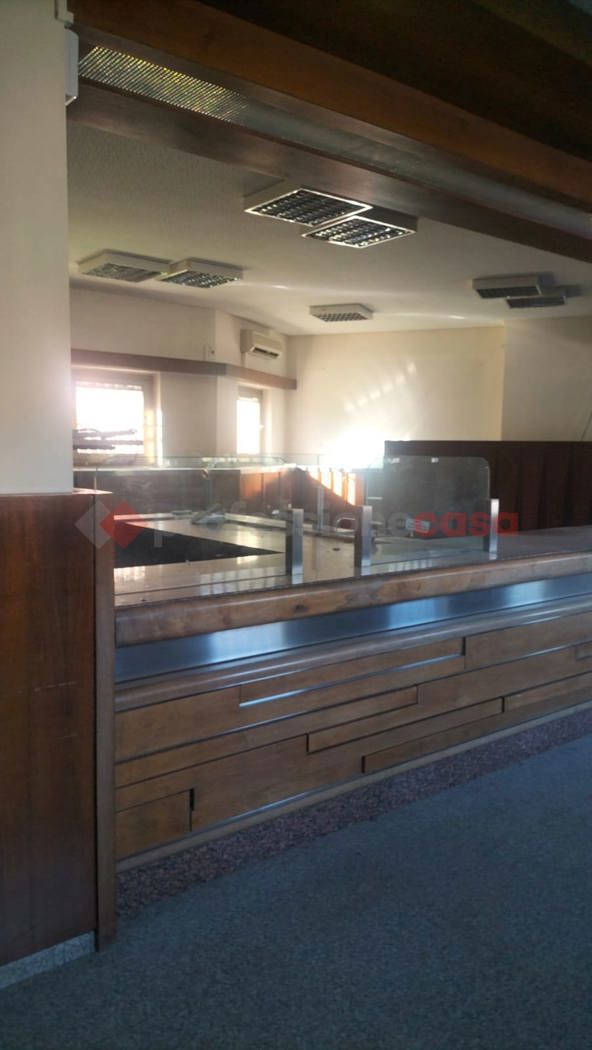 Attivit� commerciale in vendita a Boca